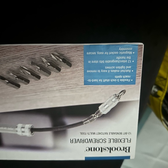 Flexible screwdriver with bits included - Picture 8 of 11